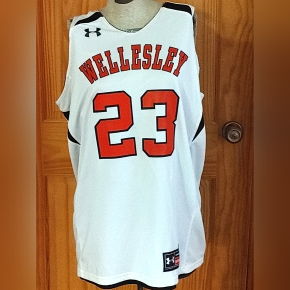 Wellesley College Basketball Jersey Boston MA Size Medium Two Sided Like New 🏀 - Picture 2 of 5